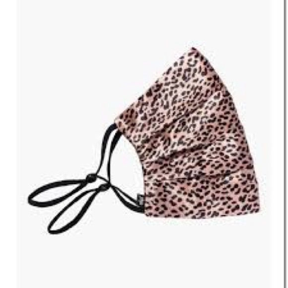 Slip Reusable Face Covering  Mask NIB - Picture 1 of 7